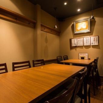 Table seats (6 seats / 4 seats) are connected to support banquets for up to 10 people ♪