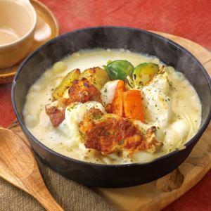 닭고기와 야채 크림 스튜드리아