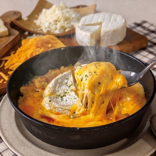 【스페셜 도리아】카망베르와 4종의 치즈의 프리미엄 도리아