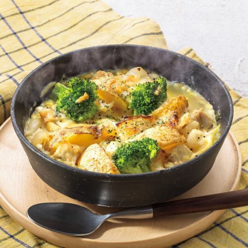 치킨과 홋카이도산 감자 펜네그라탄