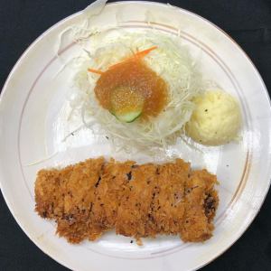 梅ヒレカツ(大葉と梅を包みました)