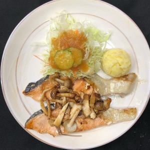 サーモンムニエル