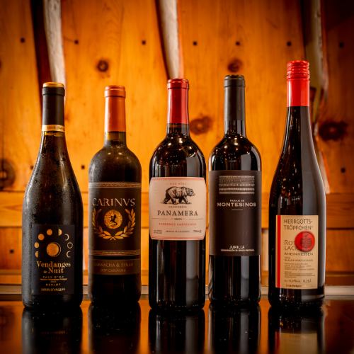 料理とともに楽しむ、こだわりの厳選ワインの世界。