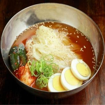 自家製冷麺レギュラー(赤・白)