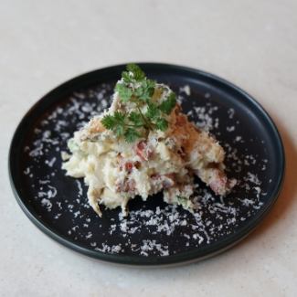 ベーコンとキノコのポテトサラダ