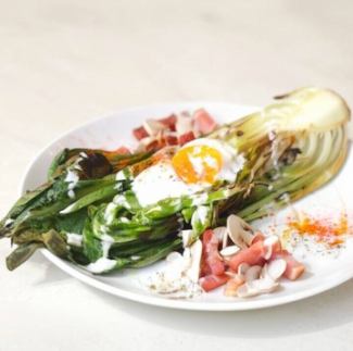 焼きロメインレタスのシーザーサラダ