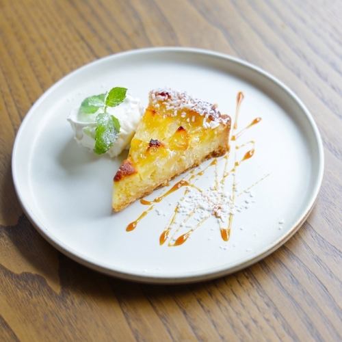 焼きパイナップルのタルト