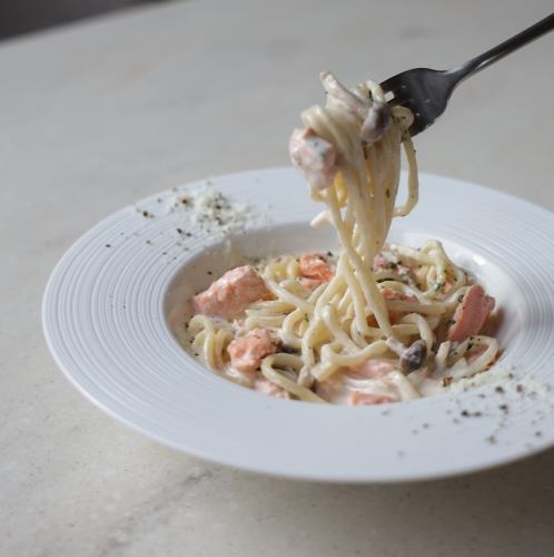 週替わりパスタ(サラダ＆バケット付き)