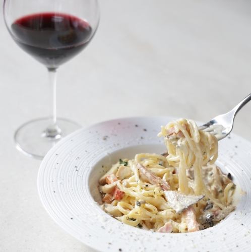 Weekly pasta (with salad and baguette)