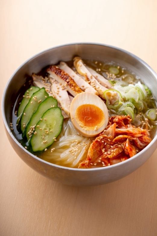 特製とり冷麺/石焼き麻婆やきそば 各