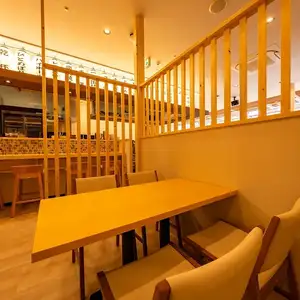 [Bright and clean interior with a white base] [Sendai/Izakaya/Private rooms/Yakitori/Straw-grilled/Beef tongue/All-you-can-drink/Chicken dishes/Japanese food/Sake/Girls' night out/Anniversary/Birthday/After-party/Banquet/Welcome party/Farewell party/Welcome and farewell party]
