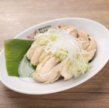 Steamed chicken with the aroma of green onions