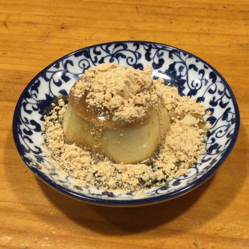 진한 푸딩의 검은 꿀 버섯