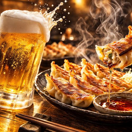 餃子にはやっぱり生ビール☆自慢の餃子を一緒にザ・プレミアム・モルツと一緒にお楽しみください！