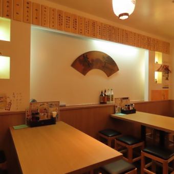 2名×4テーブル/4名×3テーブル/6名×4テーブル