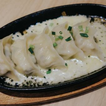 とろ～り濃厚チーズ餃子