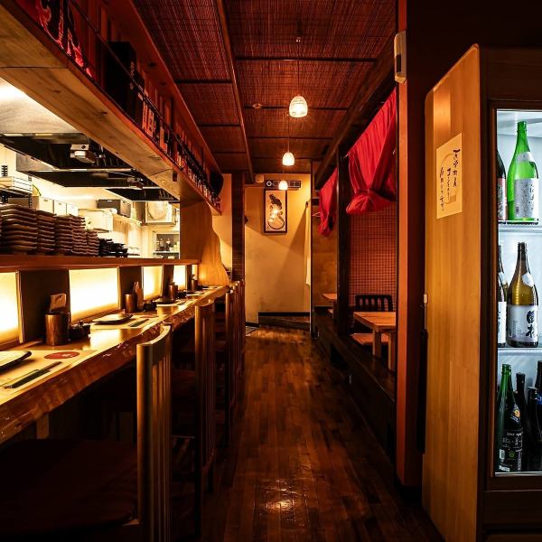 A calm Japanese space.The store has an open, clean, and warm atmosphere.Please enjoy dishes such as skewers and a wide variety of branded sake in the best atmosphere.