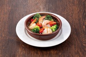 Shrimp and broccoli ajillo