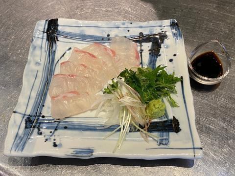 香味野菜とごま油で食す鯛