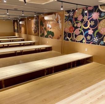 当店の宴会場は、45名から最大90名までご利用いただける広々としたお座敷個室です。個室になっておりますので、他のお客様を気にすることなく、プライベートな空間でお仲間内でのお食事をお楽しみいただけます。歓迎会や送別会など大切なイベントを盛り上げるためにサポートさせていただきます。お気軽にご相談ください！