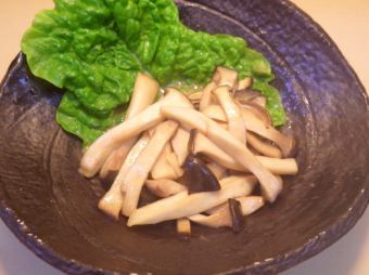 Stir-fried king oyster mushroom with butter