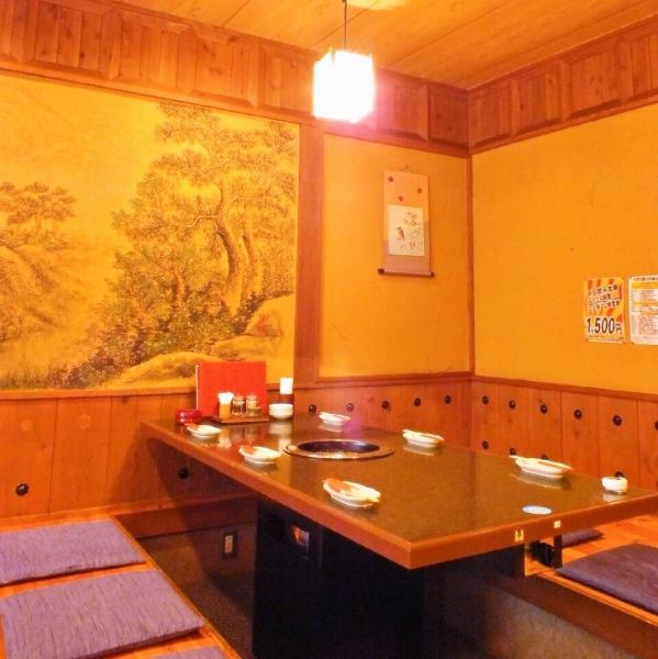 We also have a digging-type tatami room that even small children can use with peace of mind !! It is a recommended seat for family groups and banquets on special occasions ♪ For the time being, the tatami room will be a smoking seat. I will.