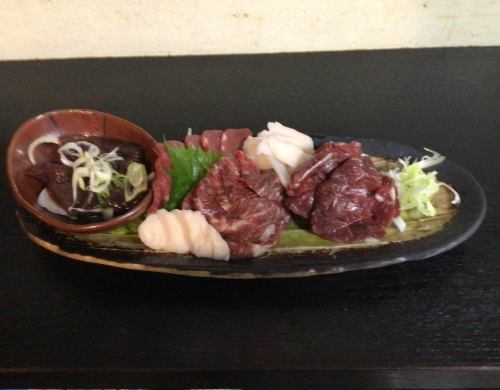 Horse sashimi assortment