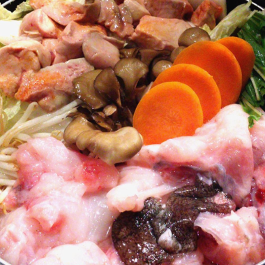享用安康魚肝火鍋【優雅-YUUGA-套餐】共8道菜品8000日圓/120分鐘無限暢飲