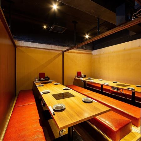[Private room for 12 people] Recommended for small launches and company department banquets! It is a popular seat that you can enjoy without worrying about the surroundings in a completely private room.Please spend a good time with Kyushu dishes such as mizutaki, motsunabe, and horse sashimi! We look forward to your visit!