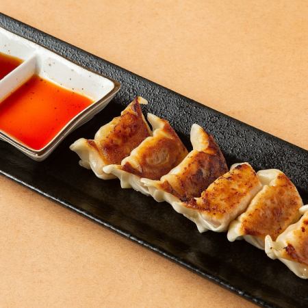 Hakata specialty! Bite-sized gyoza dumplings