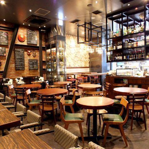 お洒落な店内はデートでのご利用にもおすすめです