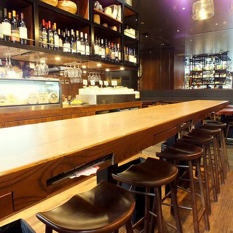 お洒落な店内はデートでのご利用にもおすすめです◎