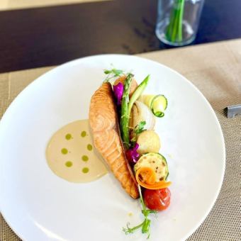 【仅限午餐】◆套餐◆香煎挪威三文鱼(共5道菜)¥4,180(含税)