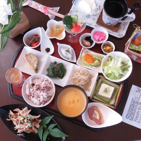 A hearty meal filled with seasonal vegetables ♪ [Creative medicinal lunch]