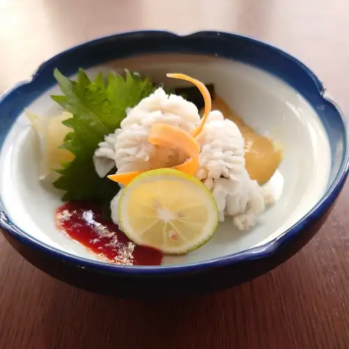 鱧湯引き　梅肉・からし酢味噌