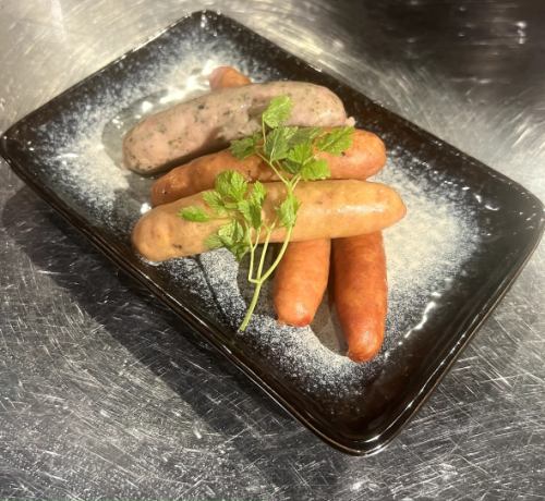 ソーセージの盛り合わせ Assorted Sausages