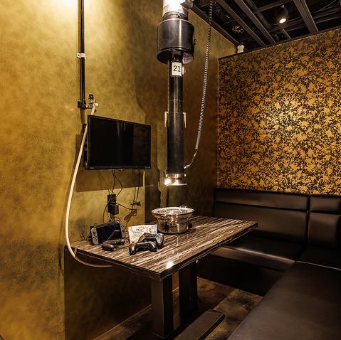 【個室6名様×3】ゆったりと過ごせる完全個室をご用意しております。全席テレビ完備！お好きなコンテンツを見ながらのご利用が可能です。自慢のお料理・お酒を楽しみながらゆっくりとお過ごしください。コースも多数ご用意しております。ぜひご利用ください！