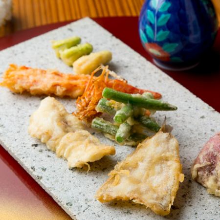 Weekday limited lunch course [9 types of tempura + 4 dishes 3900 yen]