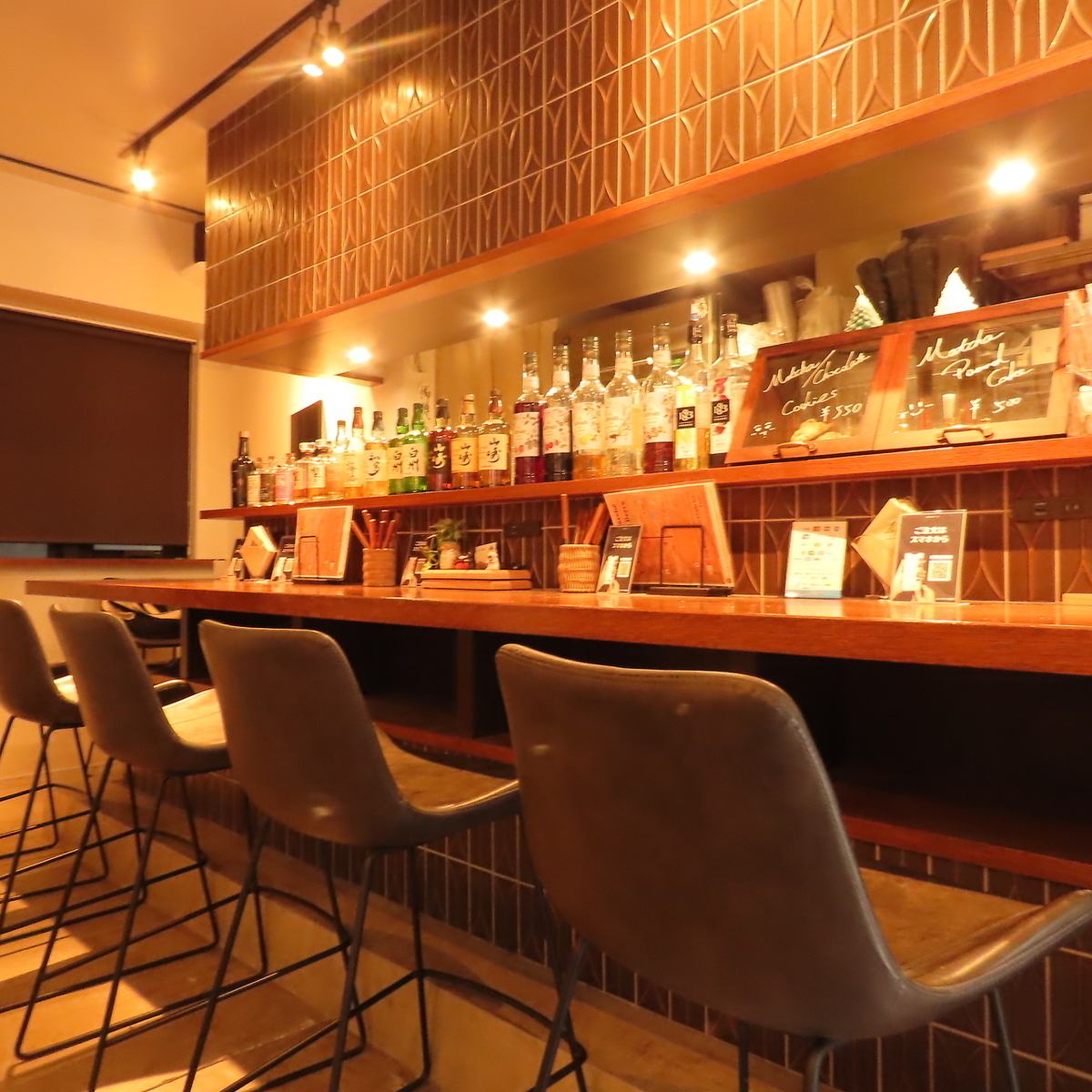 落ち着いた雰囲気の中でお食事をお楽しみくださいませ!