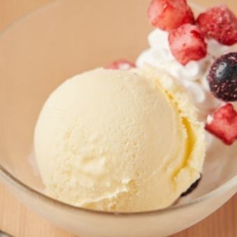 Rich vanilla ice cream