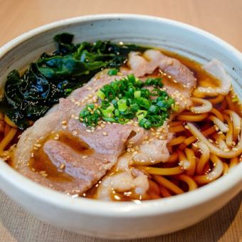 黒おでん出汁の和牛肉うどん