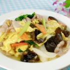 Stir-fried meat with wood ear mushrooms and eggs