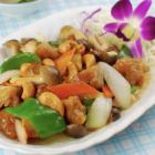 Stir-fried chicken and cashew nut