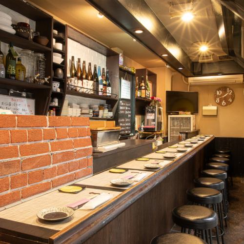 全席カウンターの店内◎