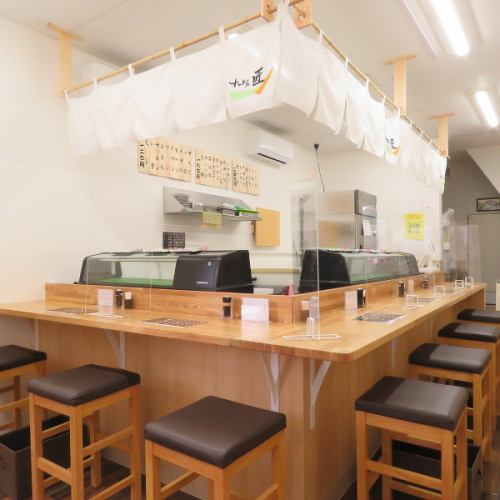 <p>≪At home and calm inside ♪ ≫ You can enjoy the restaurant owner holding sushi in front of you, and you can enjoy your meal while talking casually ◎ We will prepare authentic sushi with bright and friendly staff and wait for your visit We are doing it.</p>