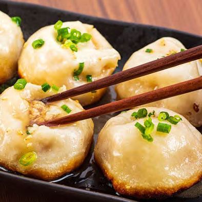 Baked Xiaolongbao (baked dumplings) 4 pieces