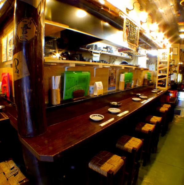 【金山】お一人様でもお気軽にご来店いただけるカウンター席もご用意。仕事帰りのほっと一息に。