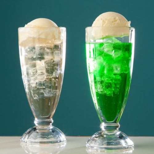 ジューシーなハンバーガーのお供には、冷たいドリンク♪ワインやクラフトビールなども揃えております。