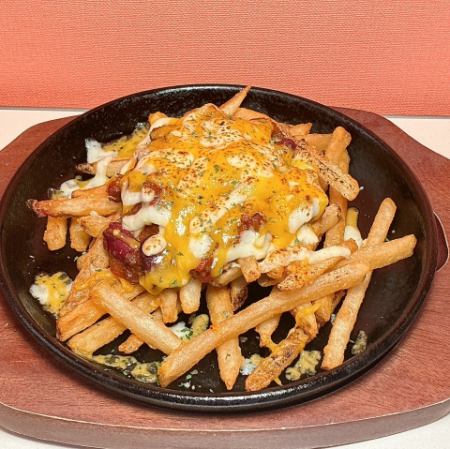 フライドポテトwithチリ&チーズ