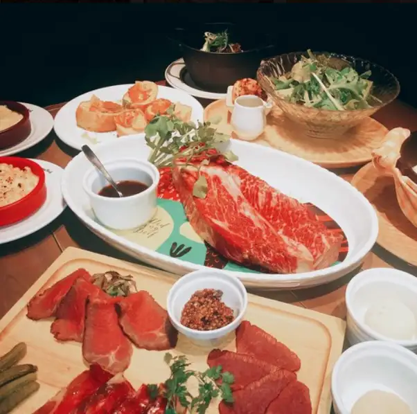 【무료 뷔페 코스도 준비】 숙성 고기를 마음껏 ♪ 각종 코스 준비하고 있습니다!